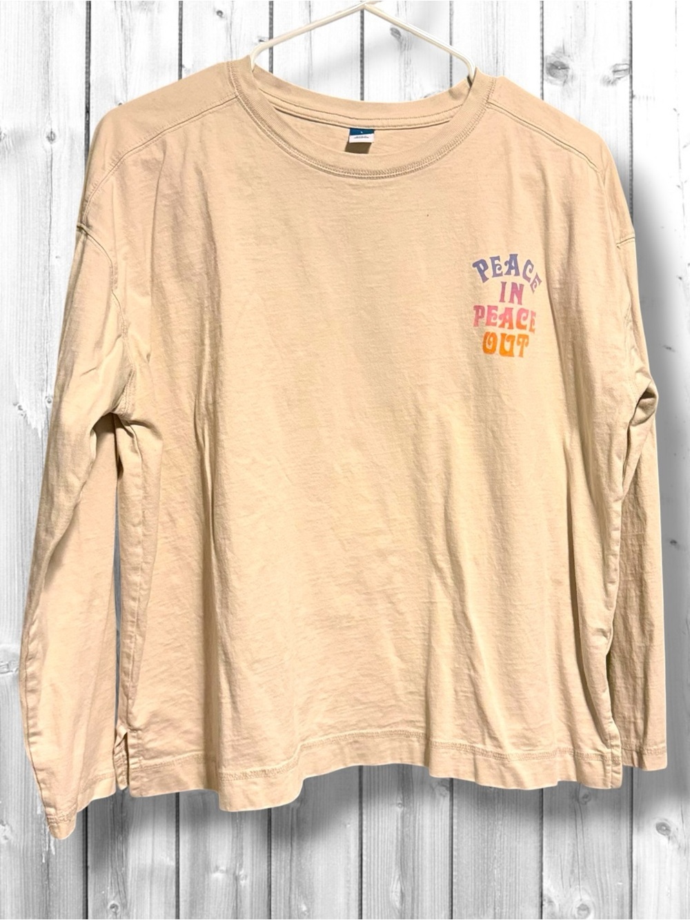 🌼Old Navy Beige Long Sleeve Graphic Tee - 'Peace In Peace Out'